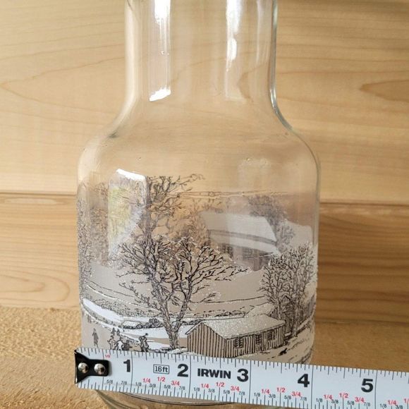 Anchor hocking Christmas glass carafe with Snowy scenery White and gray village - Picture 8 of 15